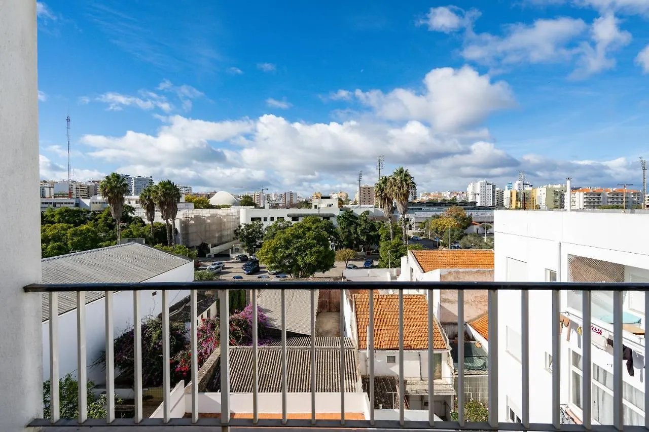 Dom Carlos - Apartamento Para 6 Com Ac E Vista Fabulosa Sobre O Rio Arade Portimão