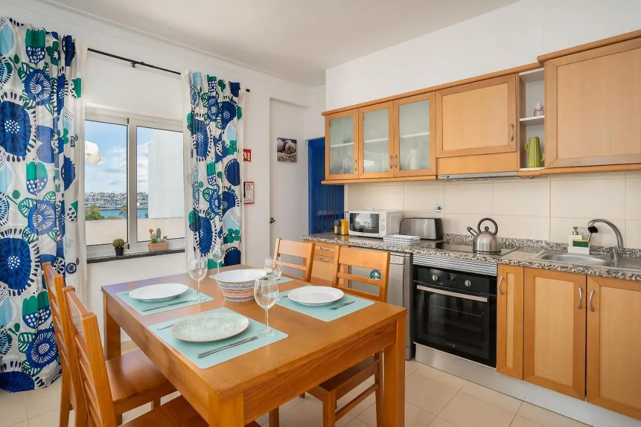 Dom Carlos - Apartamento Para 6 Com Ac E Vista Fabulosa Sobre O Rio Arade Portimão 0*,  Portugal