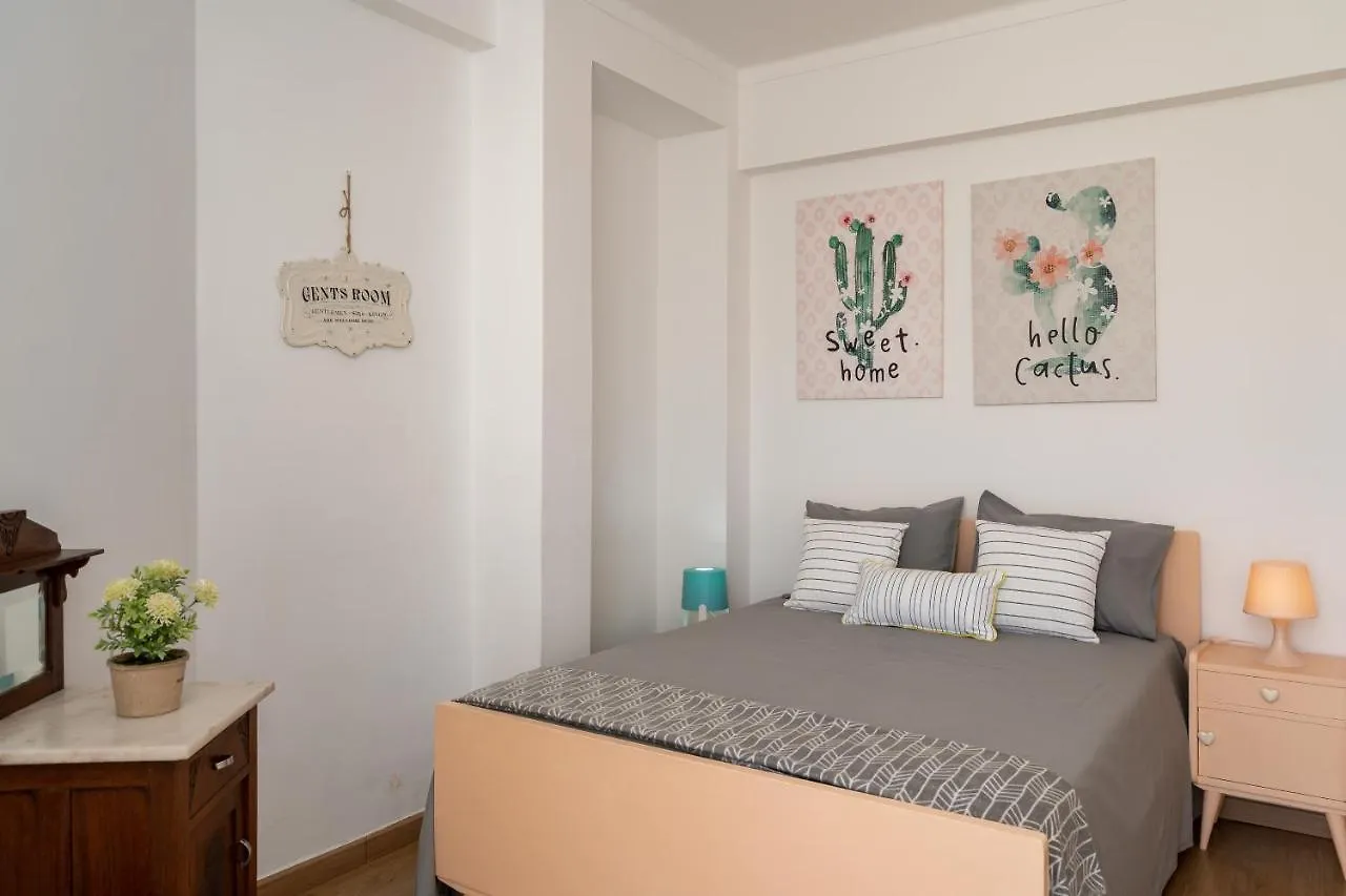 Dom Carlos - Apartamento Para 6 Com Ac E Vista Fabulosa Sobre O Rio Arade Portimão 0*,