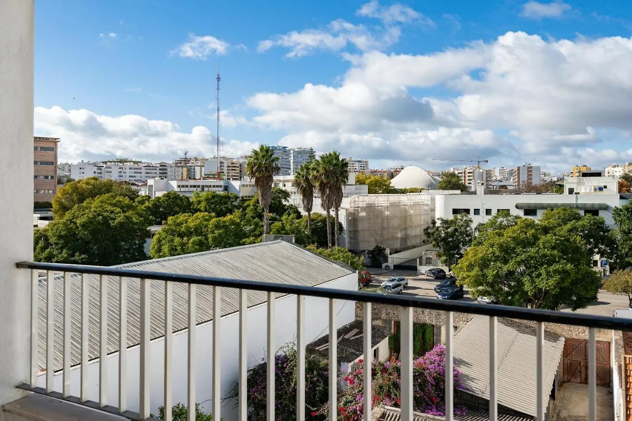 Dom Carlos - Apartamento Para 6 Com Ac E Vista Fabulosa Sobre O Rio Arade Portimão